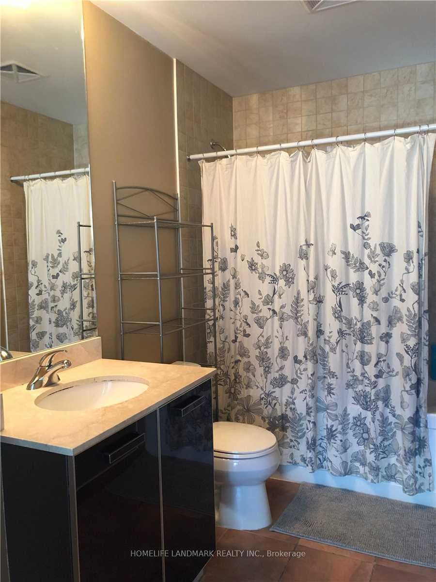37 Grosvenor Street Unit 3103 photo 5