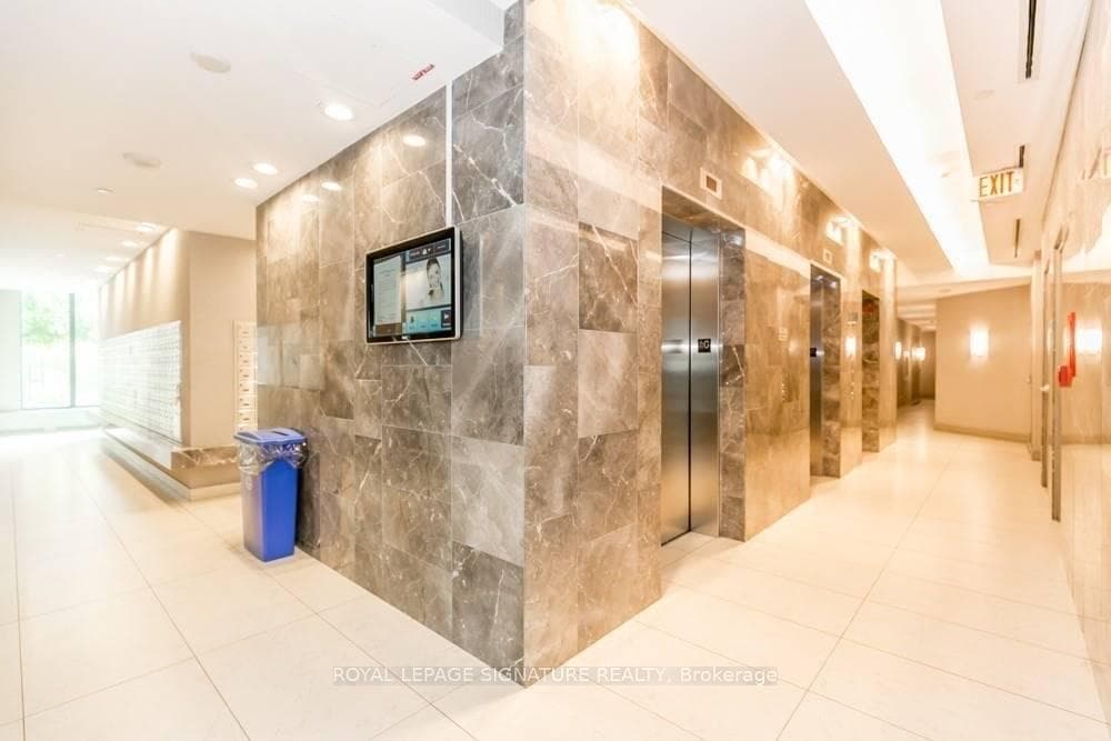 215 Fort York Boulevard Unit 1103 photo 13