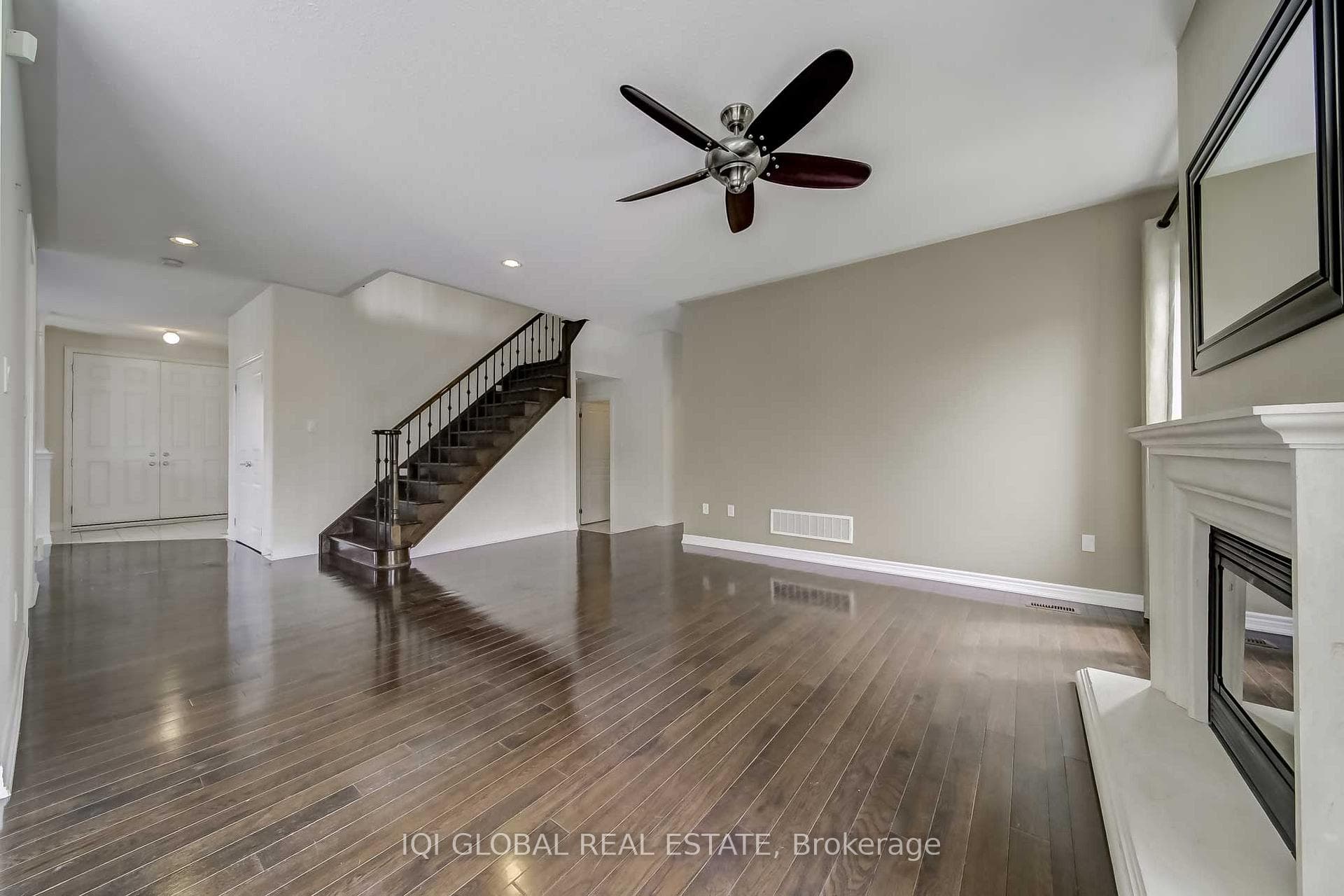 2 Bowkett Drive photo 5