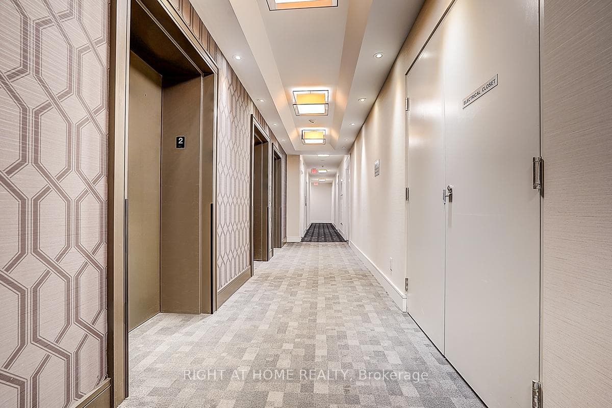 9201 YONGE Street Unit 205 photo 2
