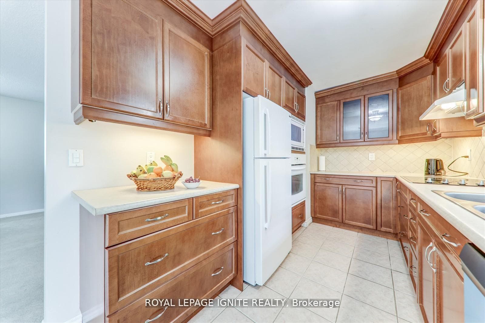 412 Prince Of Wales Drive photo 16