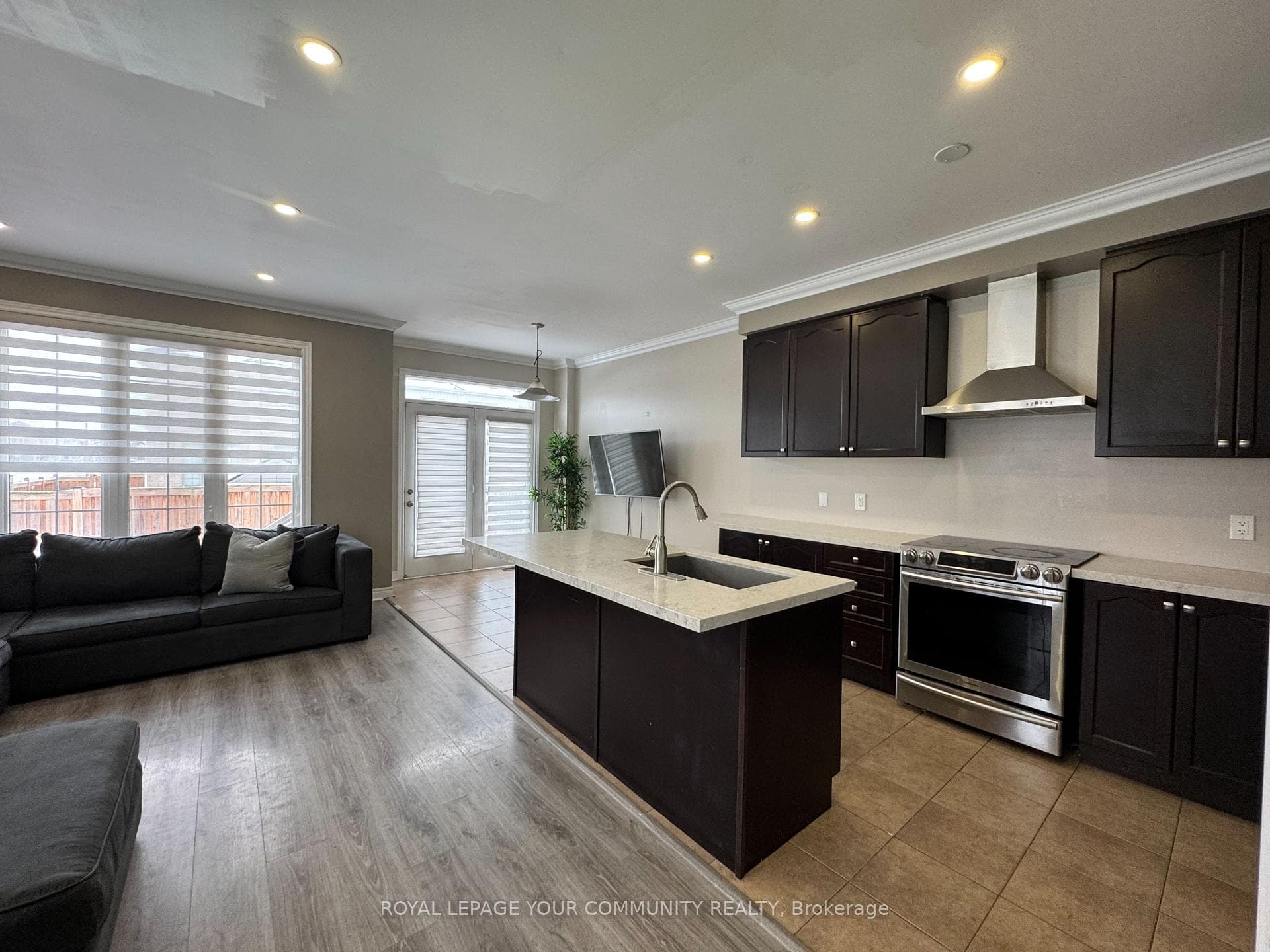 3 Sharpe Crescent photo 10