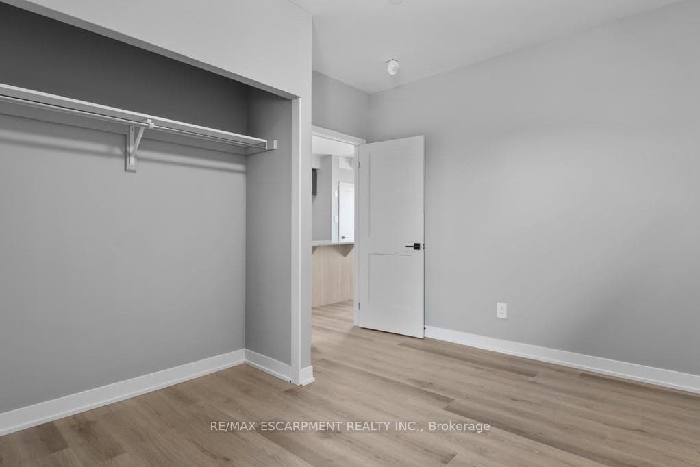 5002 King Street Unit 402 photo 27