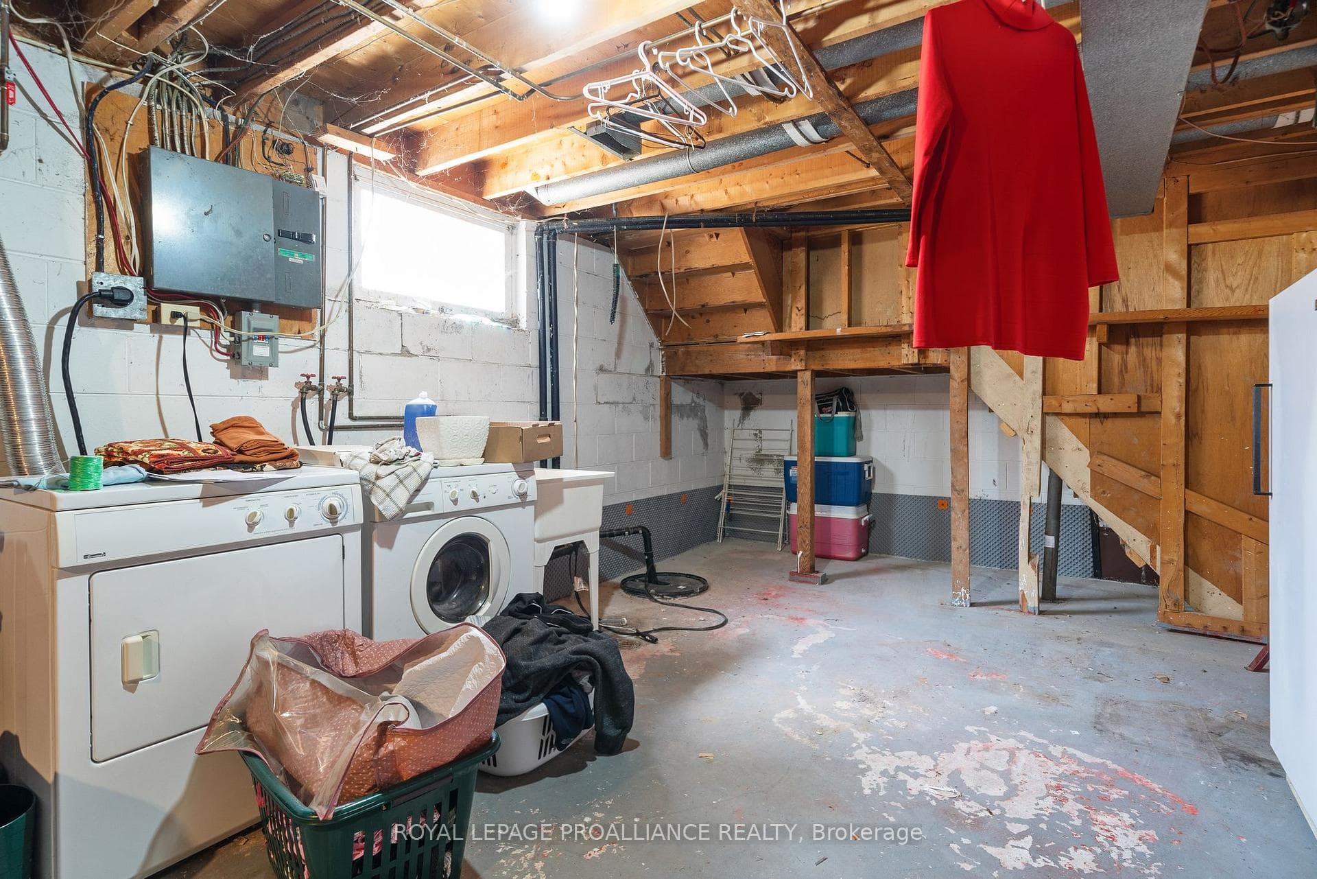 8 Westmount Drive photo 24