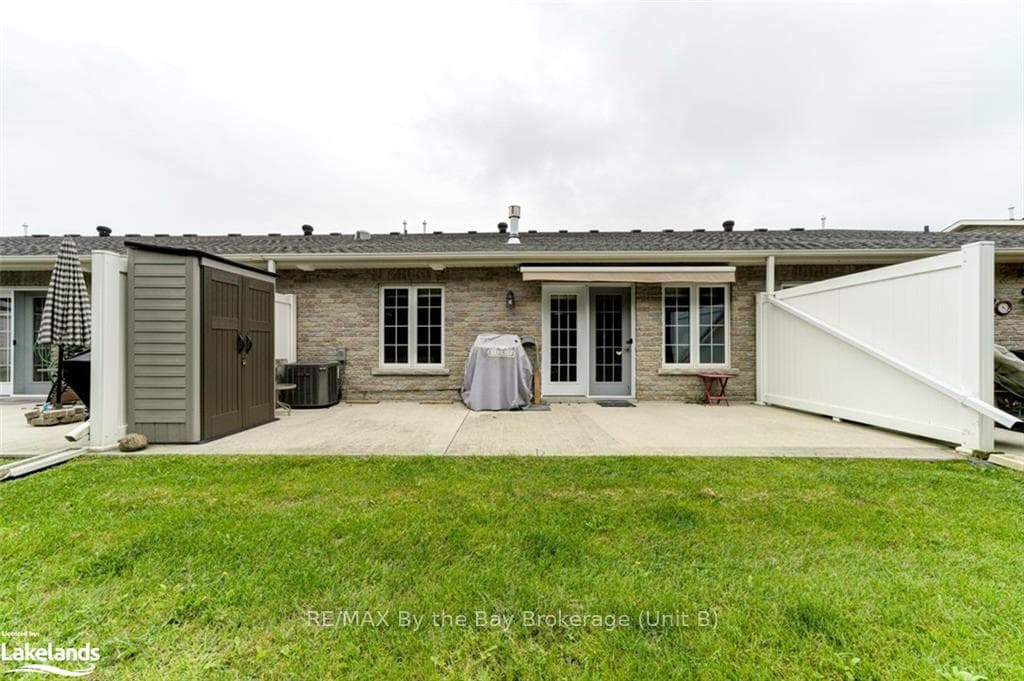 38 CLOVER Crescent photo 35