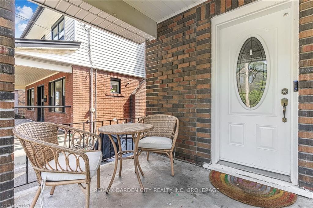 42 Bertie Street photo 2