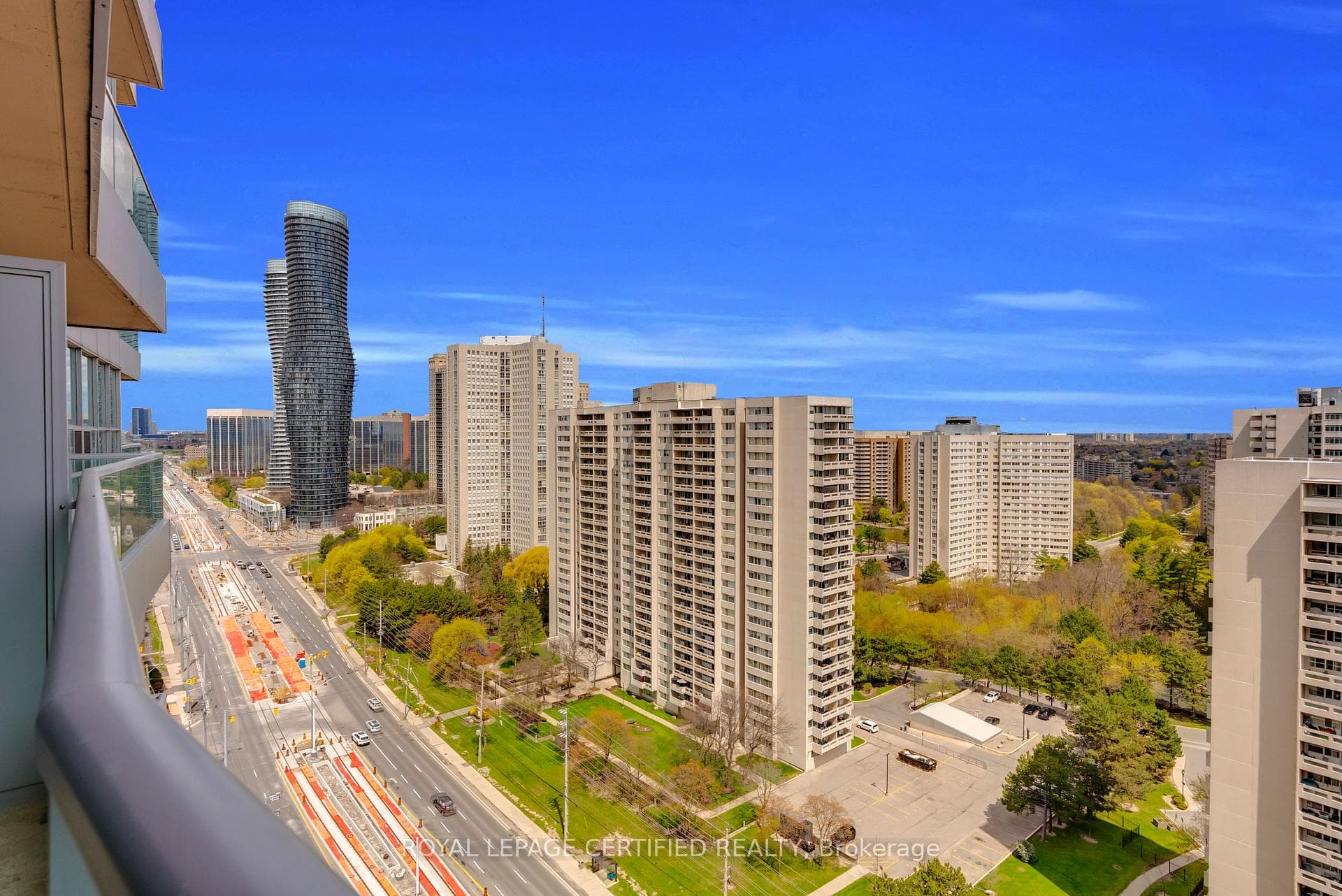 1 Elm Drive Unit 2101 photo 37