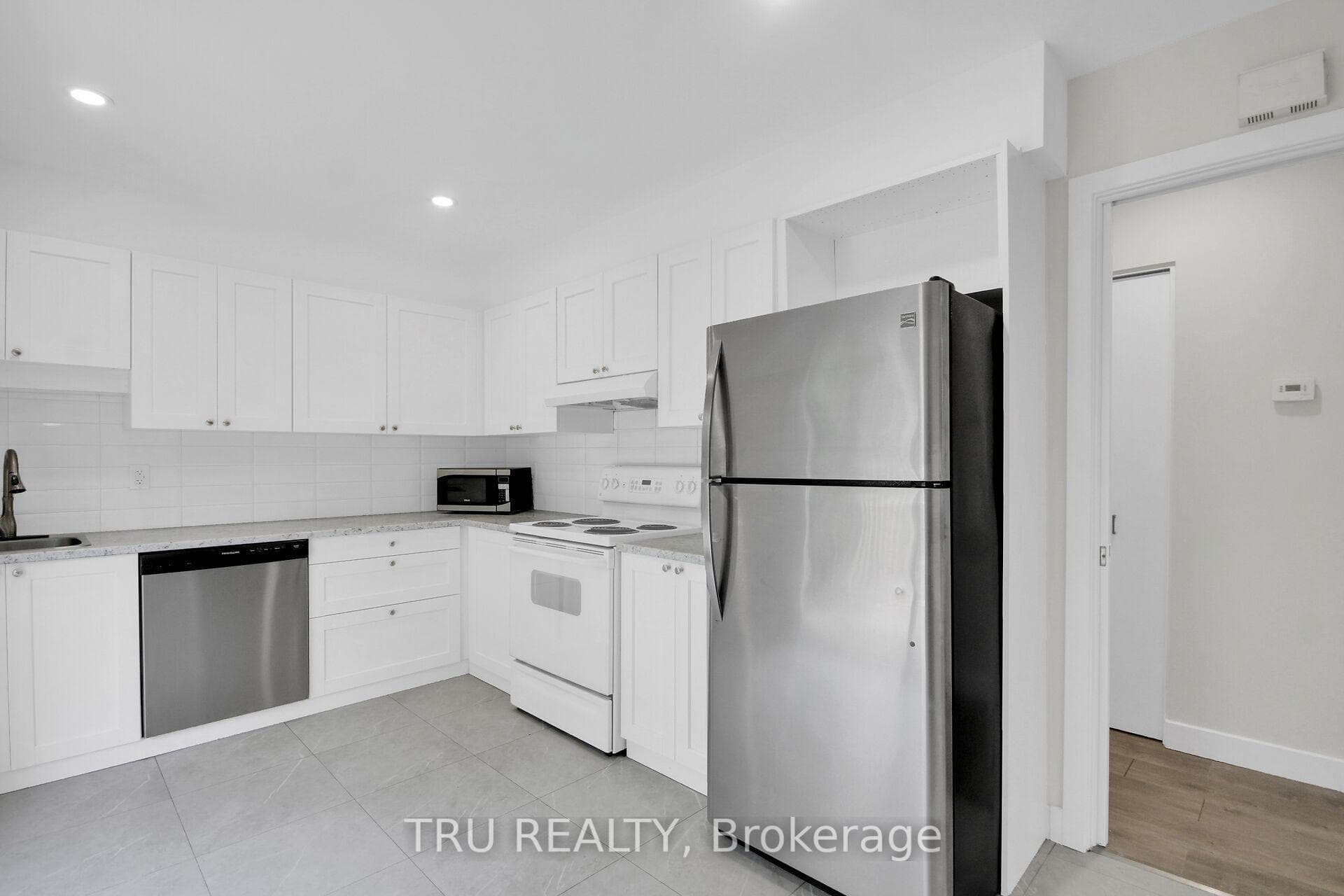26 Langholm Crescent photo 11