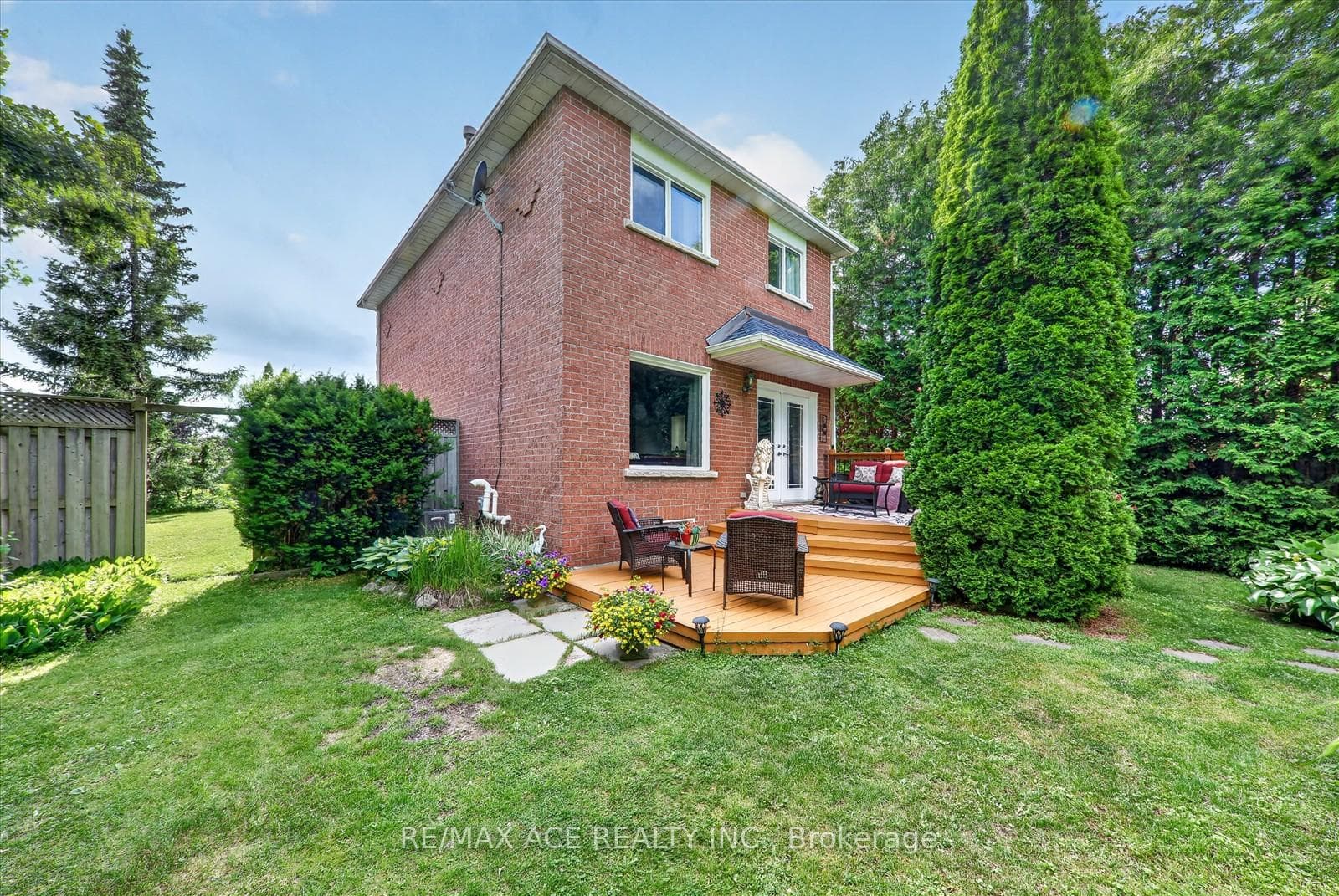 1 Aldcroft Crescent photo 44