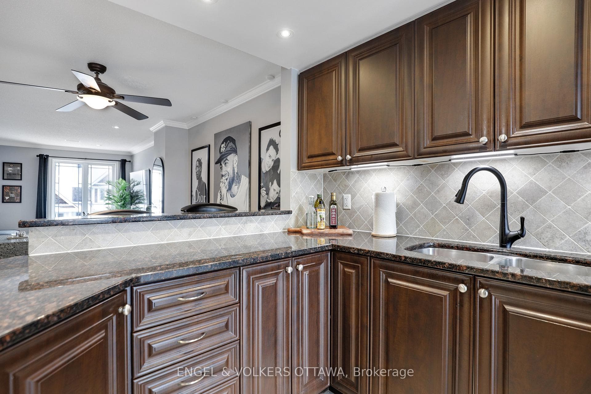 69 Crosby Private N/A photo 12