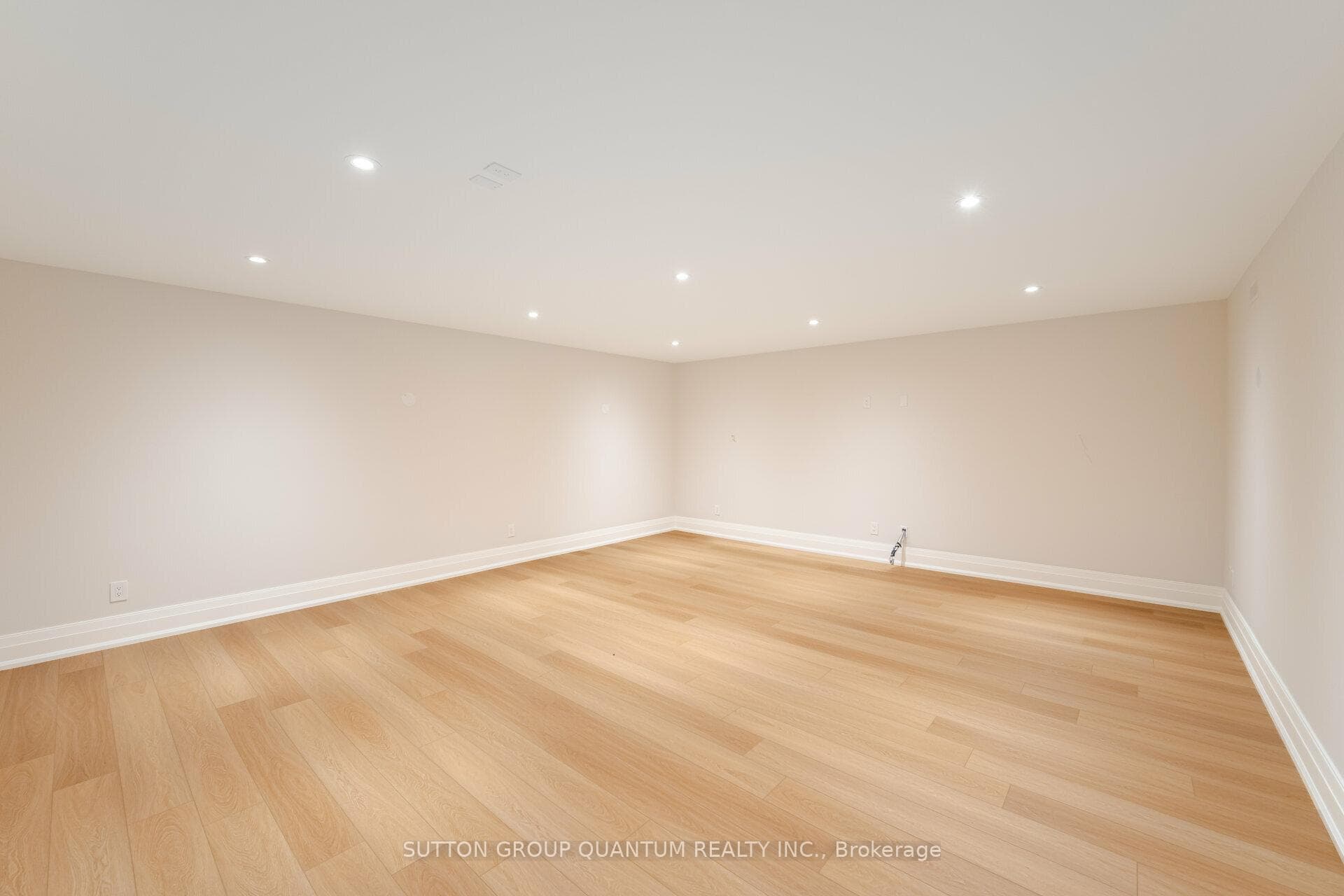 1000 Roper Avenue photo 35