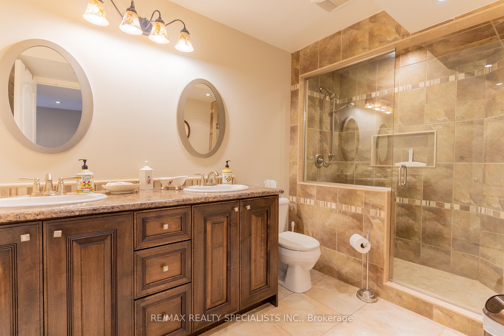 136 Walker Road photo 29