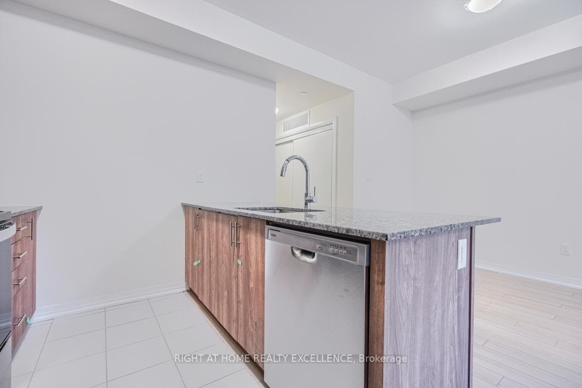 235 Mclevin Avenue Unit 3 photo 12