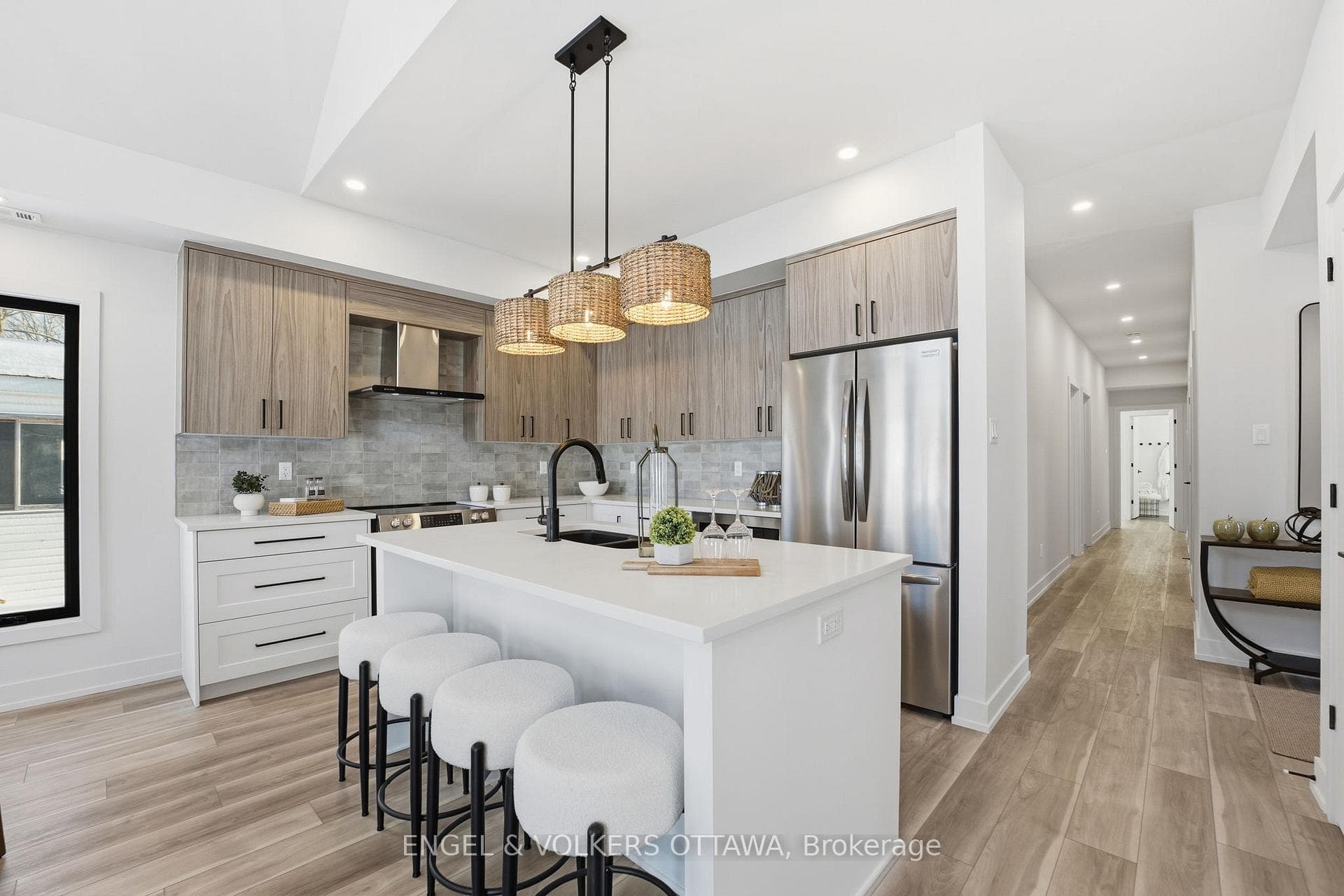 557 Bayview Drive photo 15