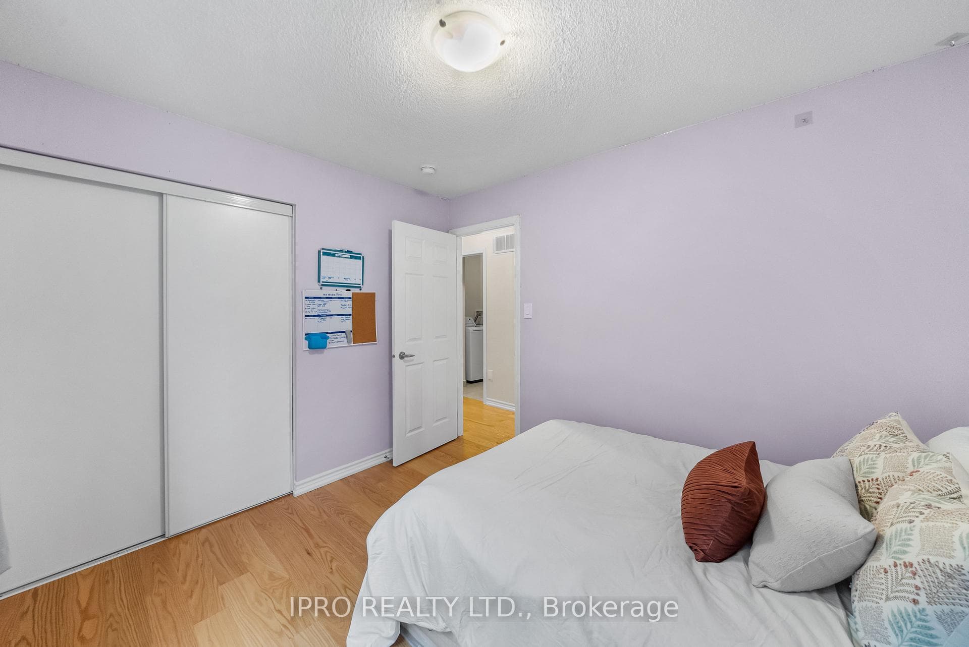 70 Fenchurch Drive photo 31
