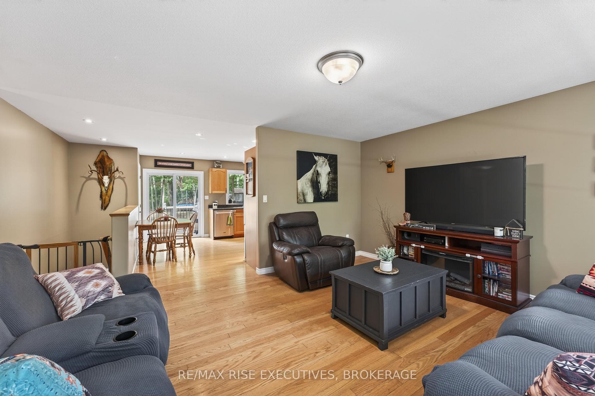 4623 Lower Round Lake Road photo 4