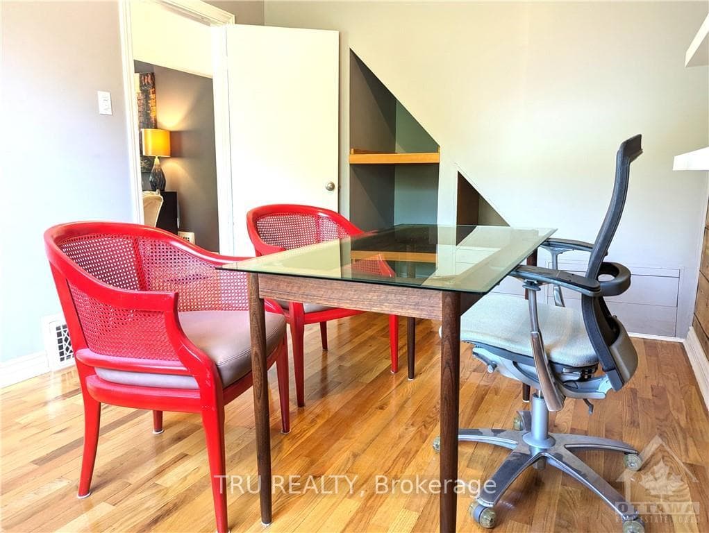 226 DONALD Street photo 6