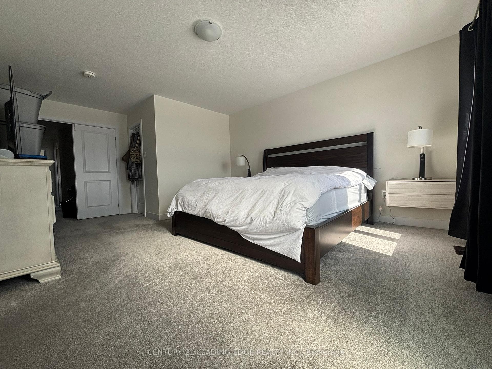 115 Vanier Street photo 10