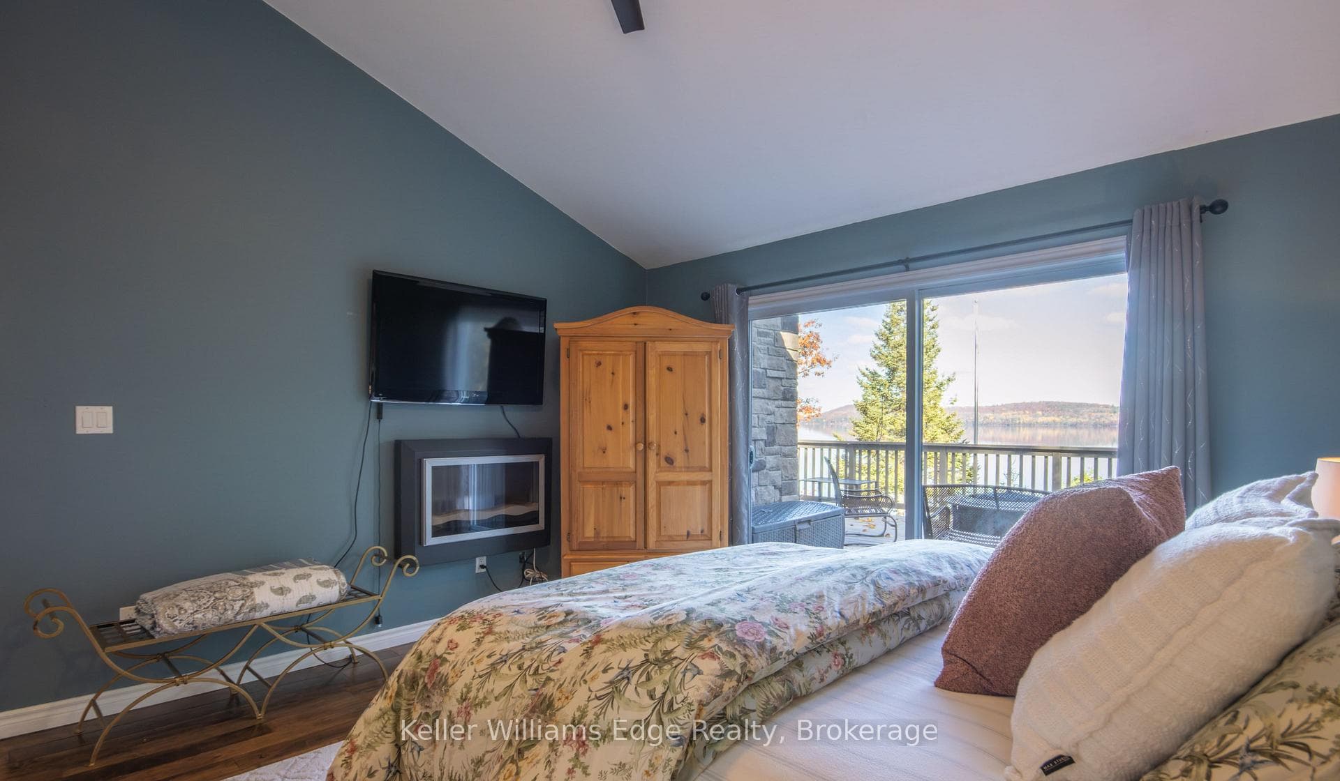 43 LAKESHORE Drive photo 24