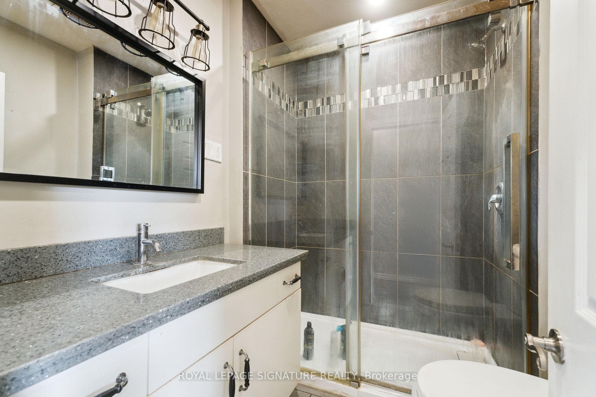 198 Weir Street photo 7