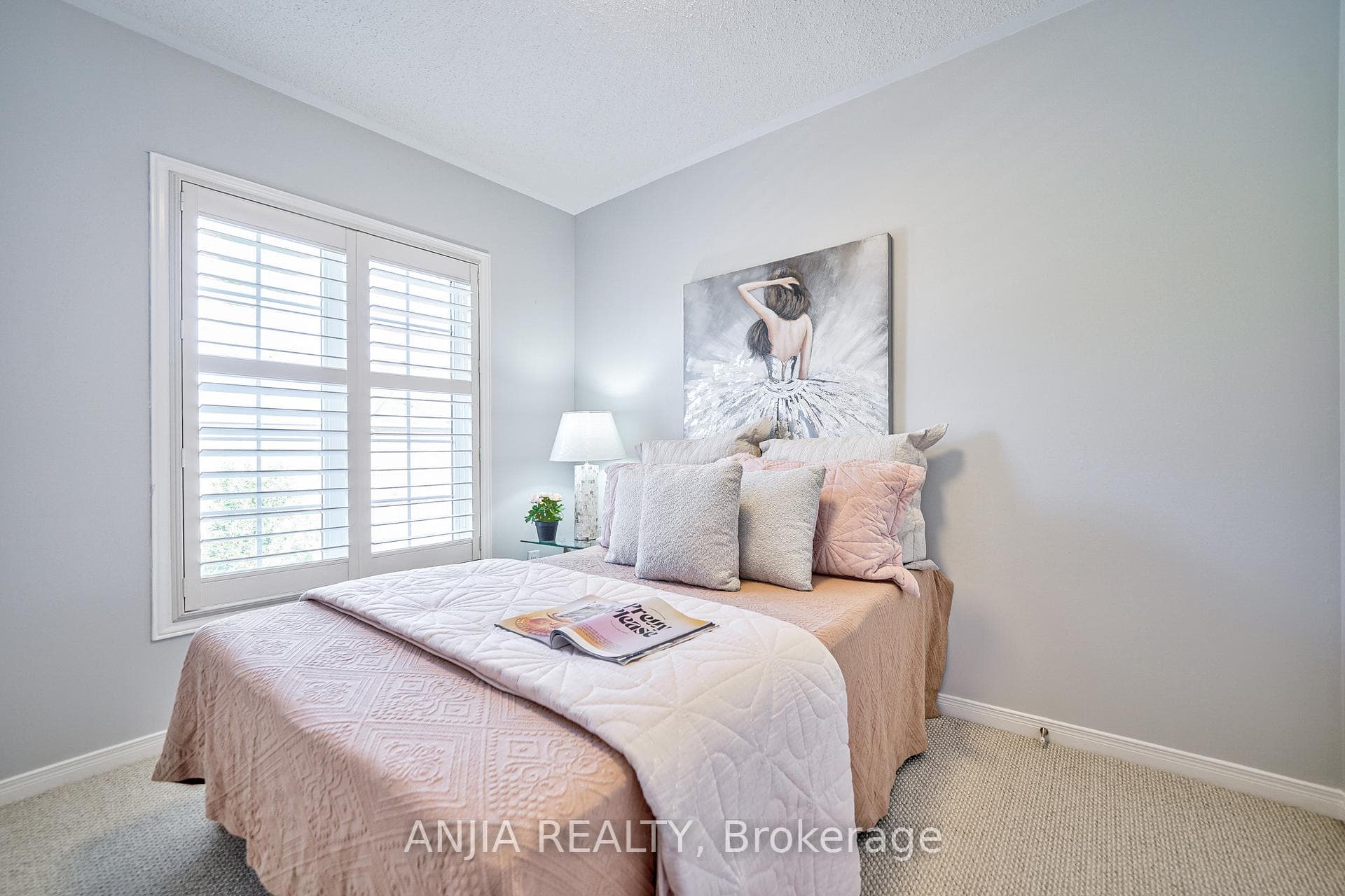 60 Thoroughbred Way photo 34