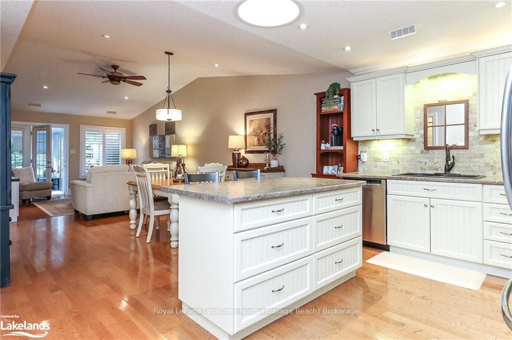 35 CHESTNUT Lane photo 12