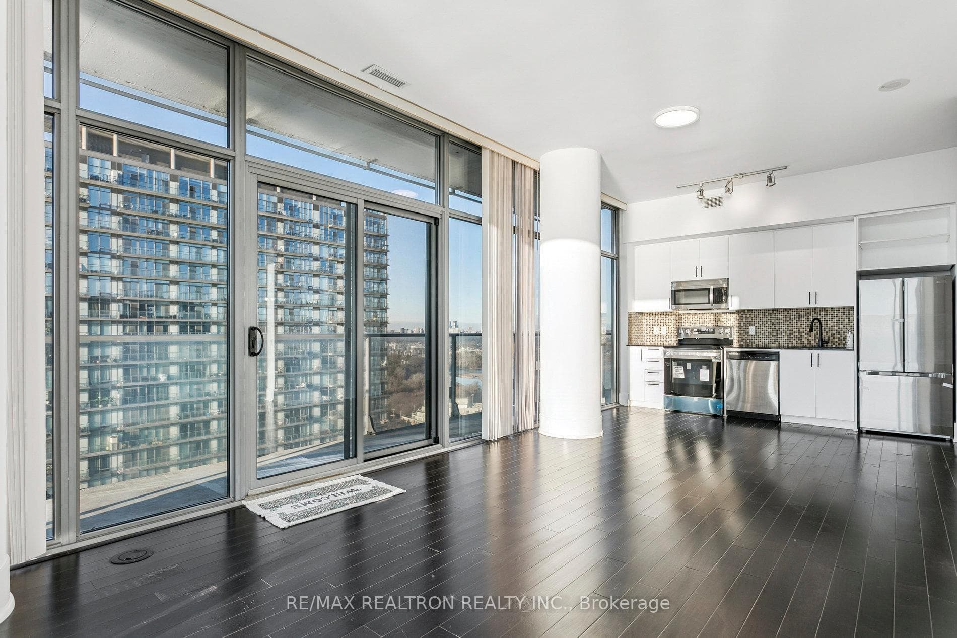 103 The Queensway N/A Unit 2805 photo 5