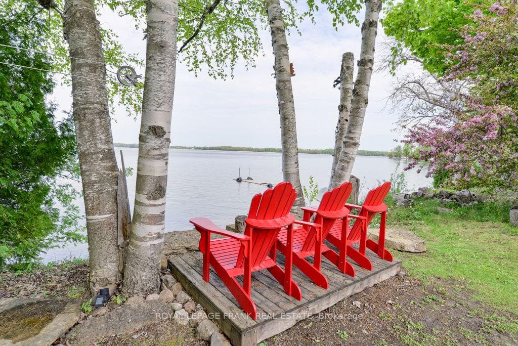 117 Campbell Beach Road photo 32