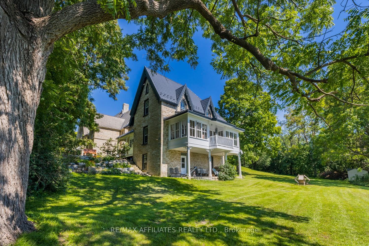 64 Clyde Street photo 45