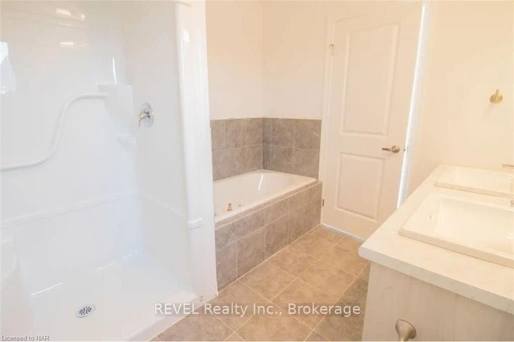 87 CAROLINE Street photo 17