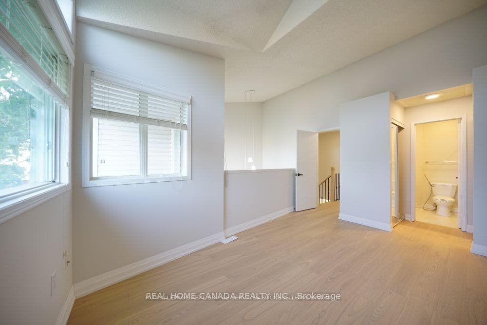 1240 Westview Terrace Unit 17 photo 13