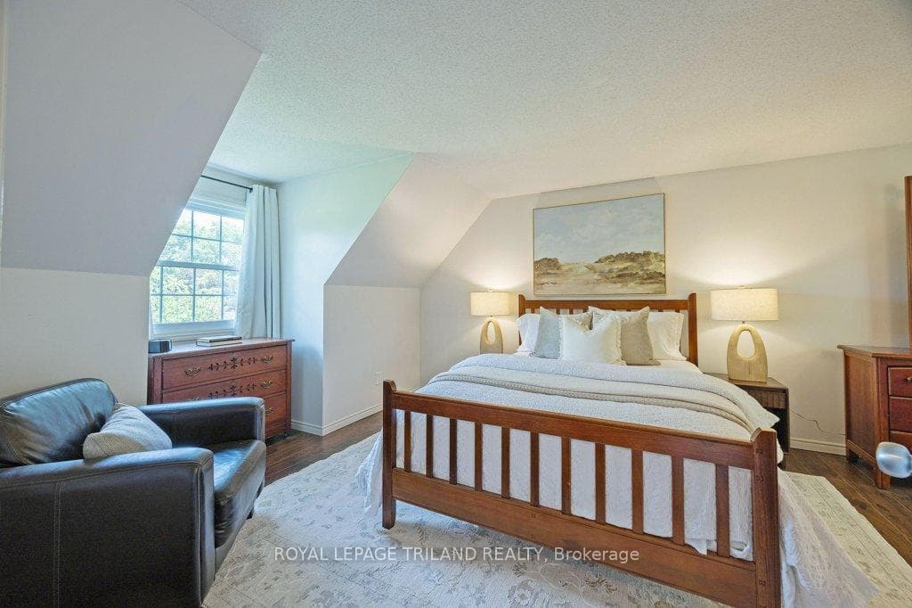 107 Golfdale Place photo 22