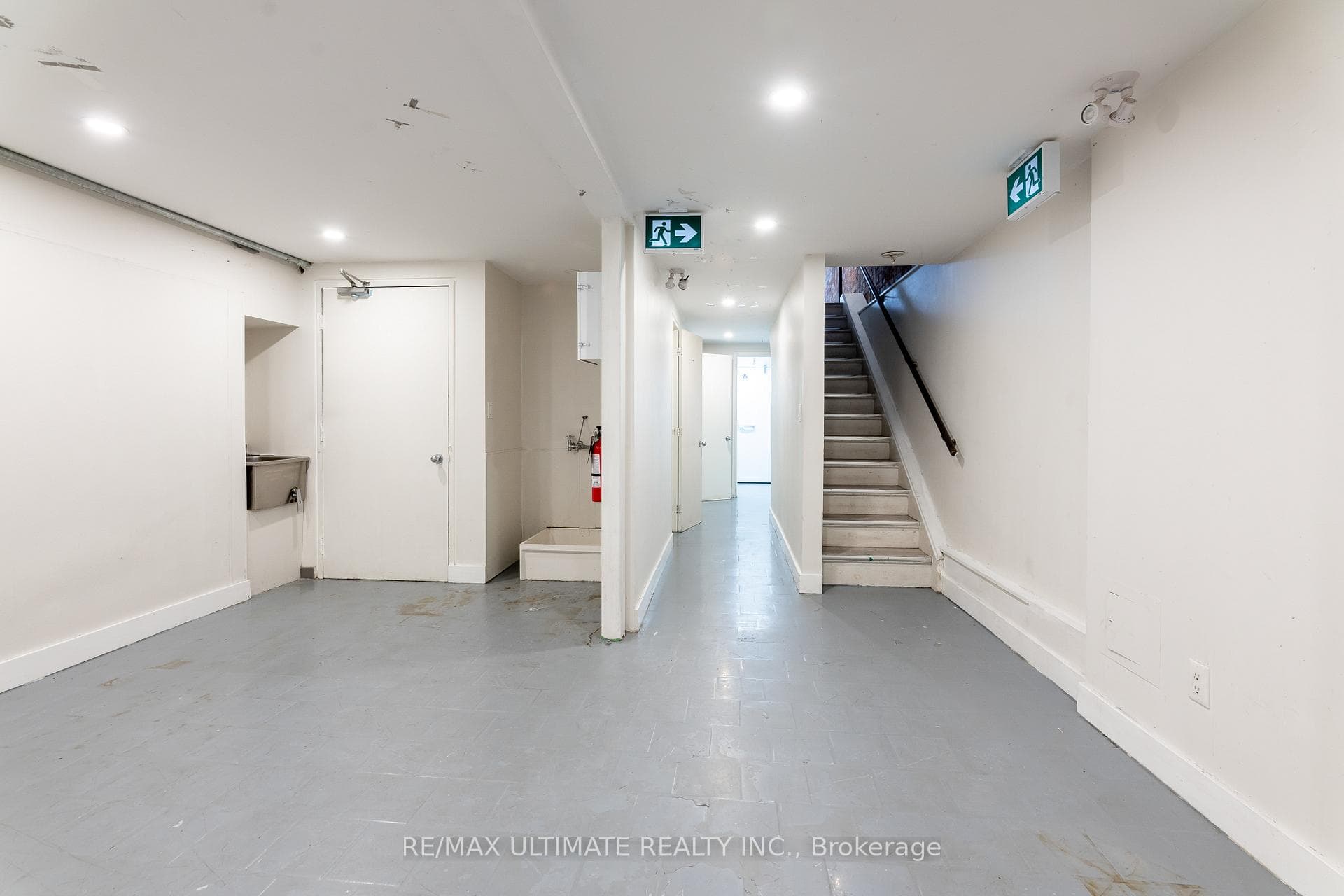 1164 Queen Street photo 15