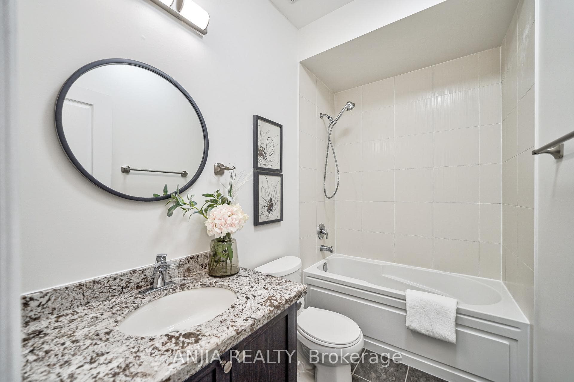33 Harbord Street photo 25
