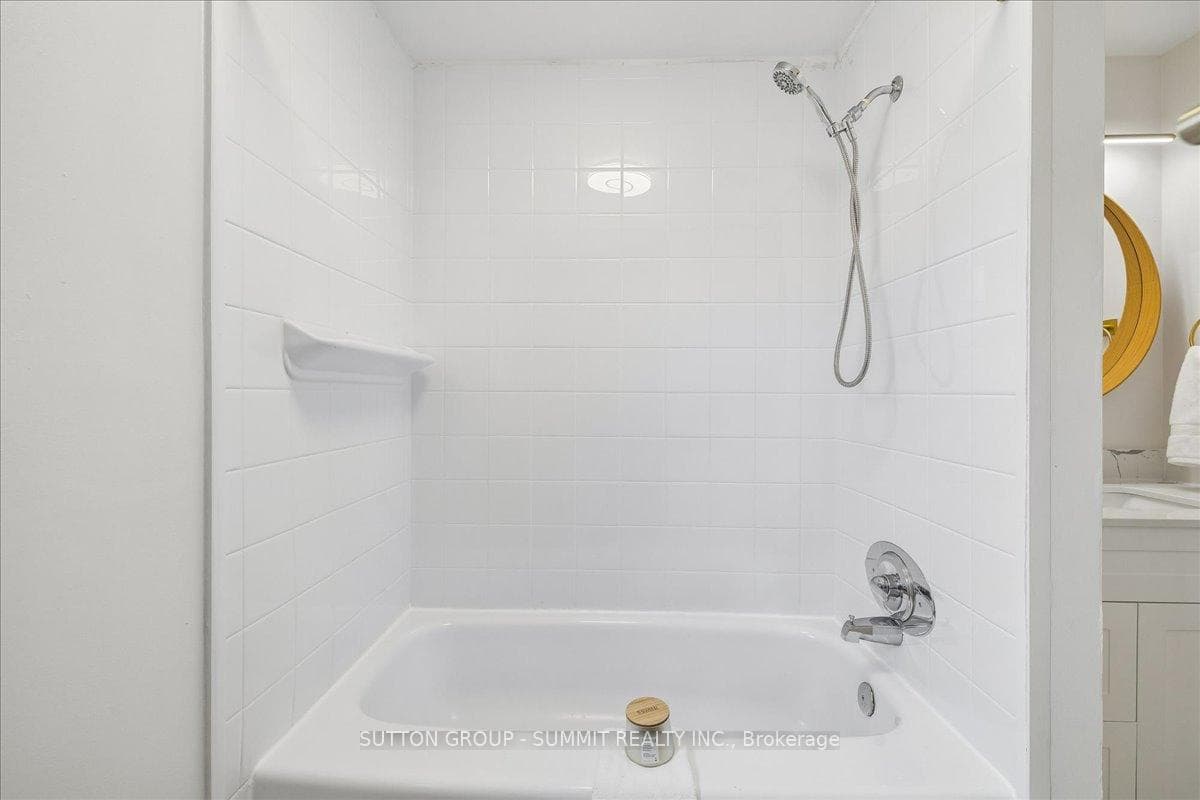 1460 Garth Street Unit 4A photo 32