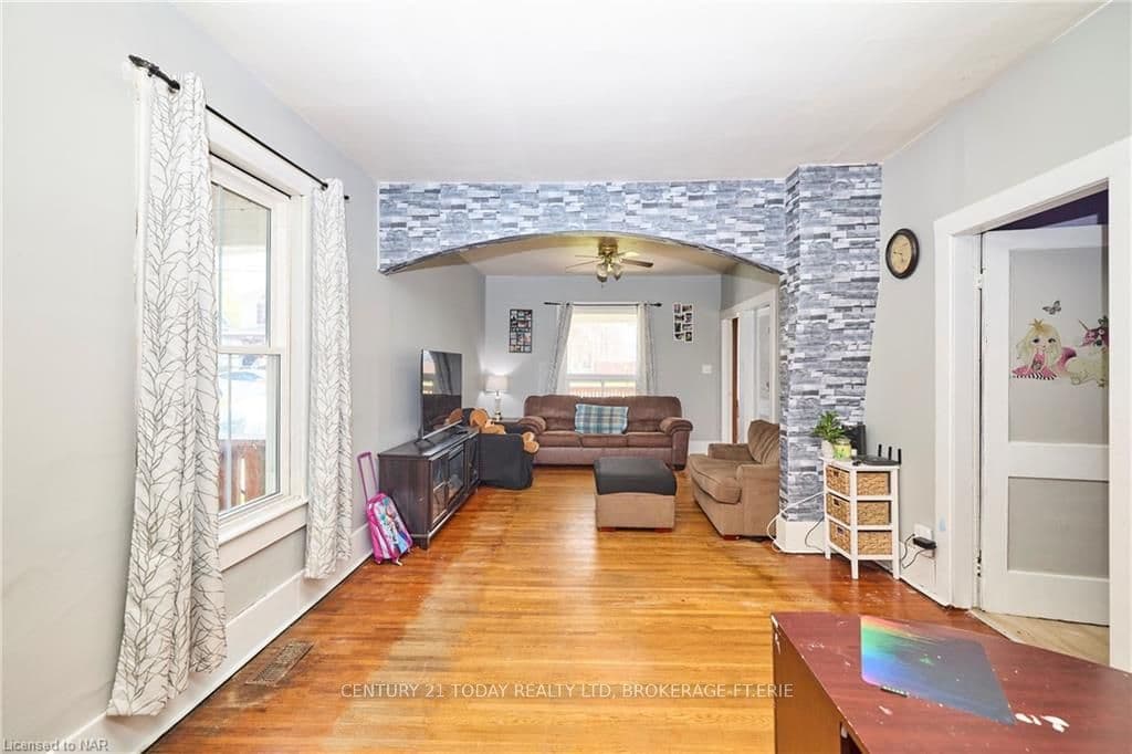 268 PHIPPS Street photo 9