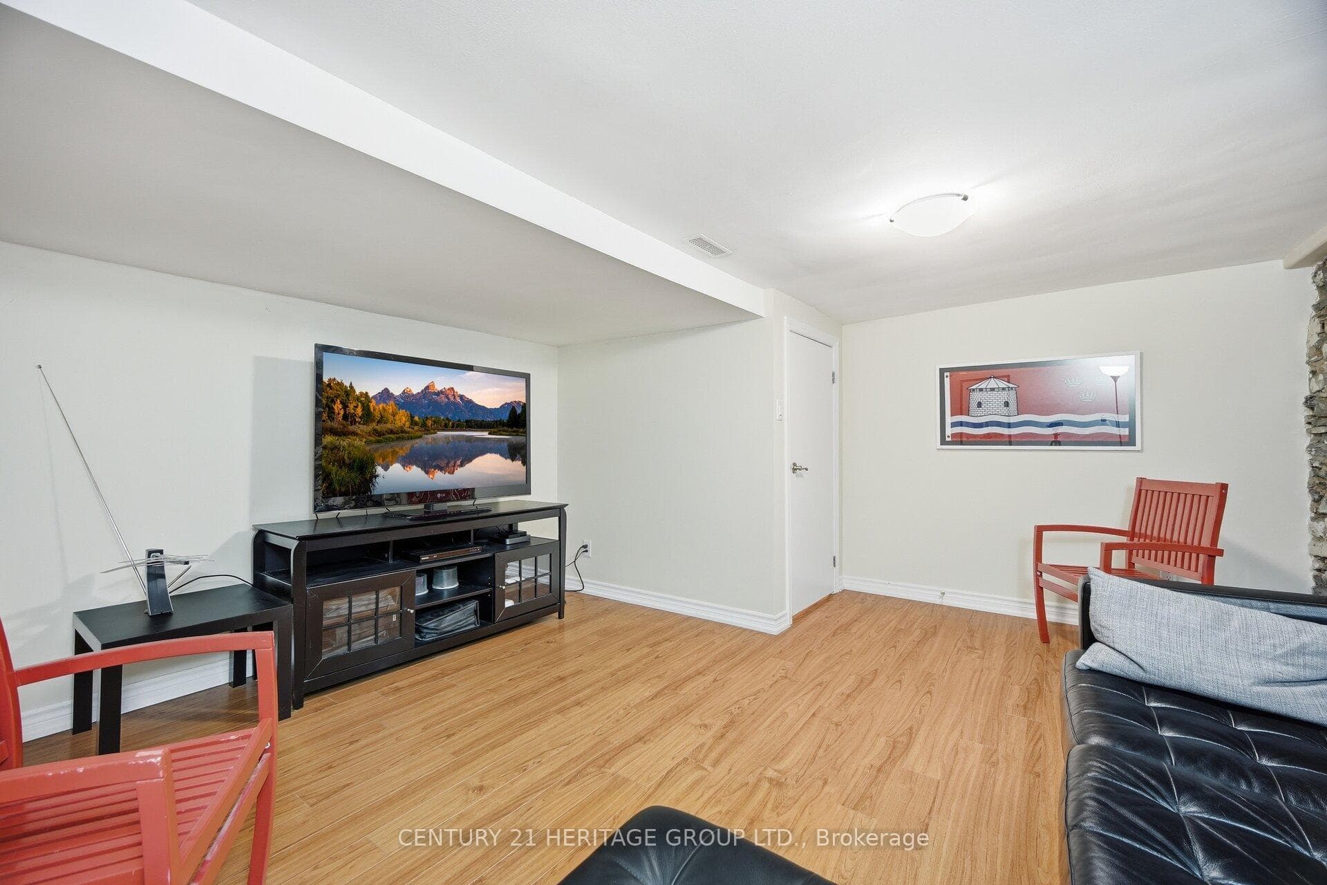 151 Perth Avenue photo 30