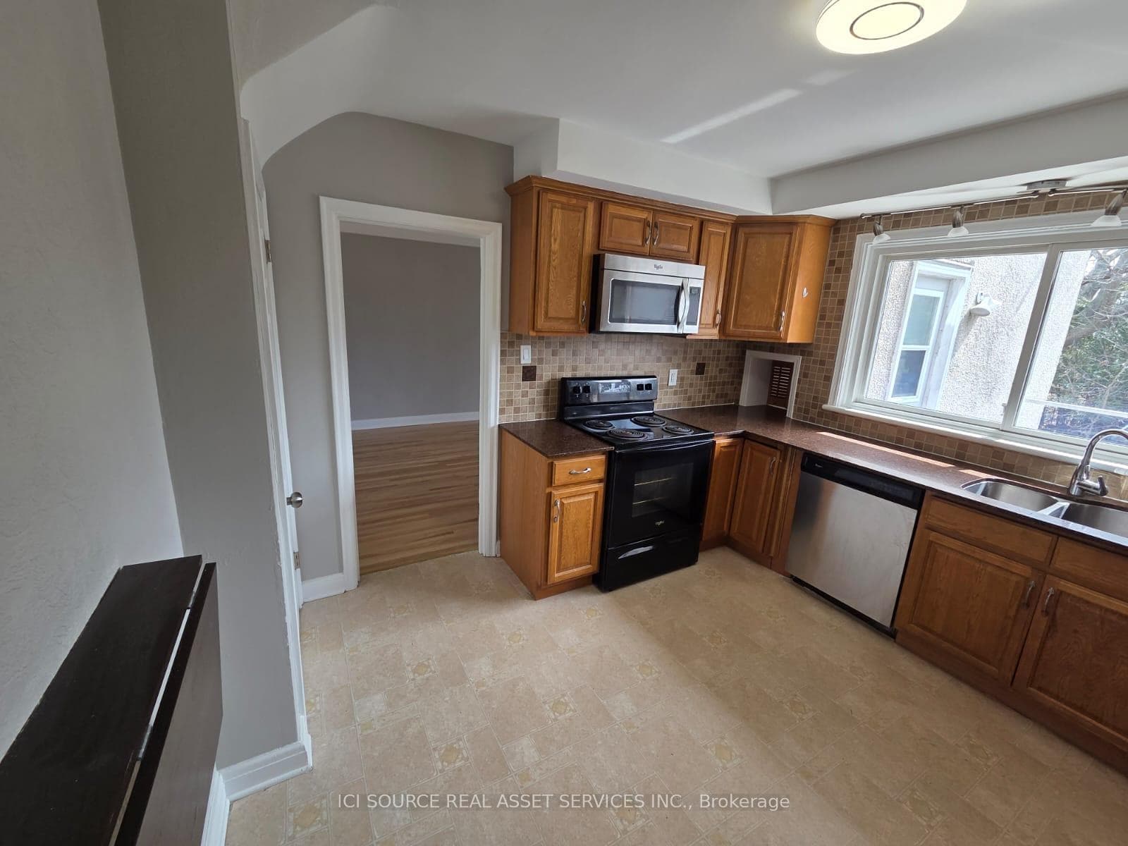 30 Sunnycrest Drive photo 10