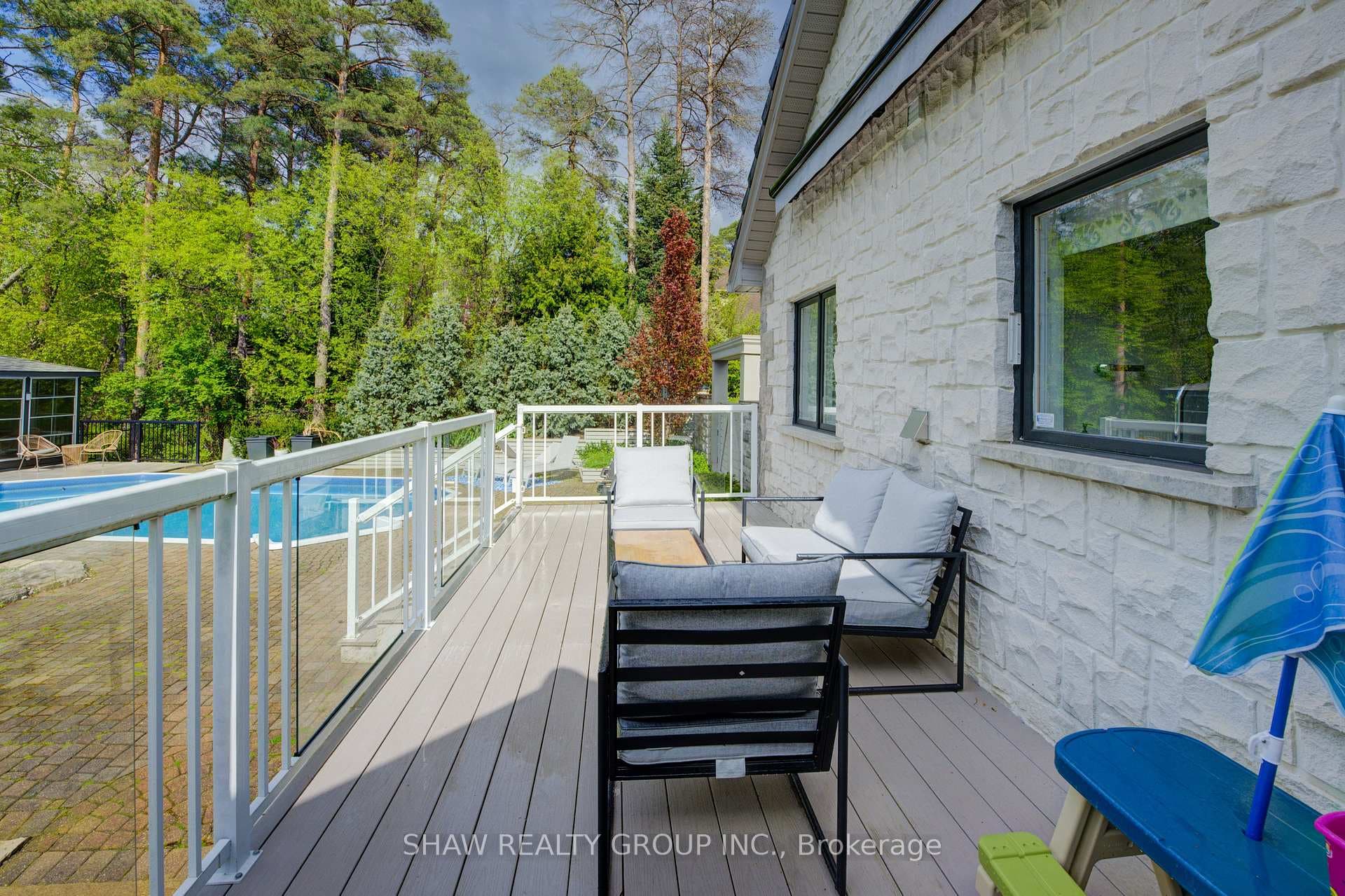 988 Stonebrook Road photo 34