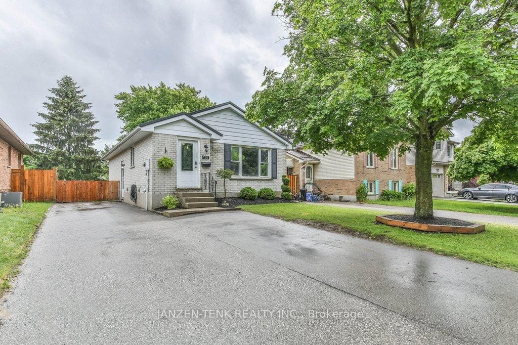 129 Dufferin Street photo 1