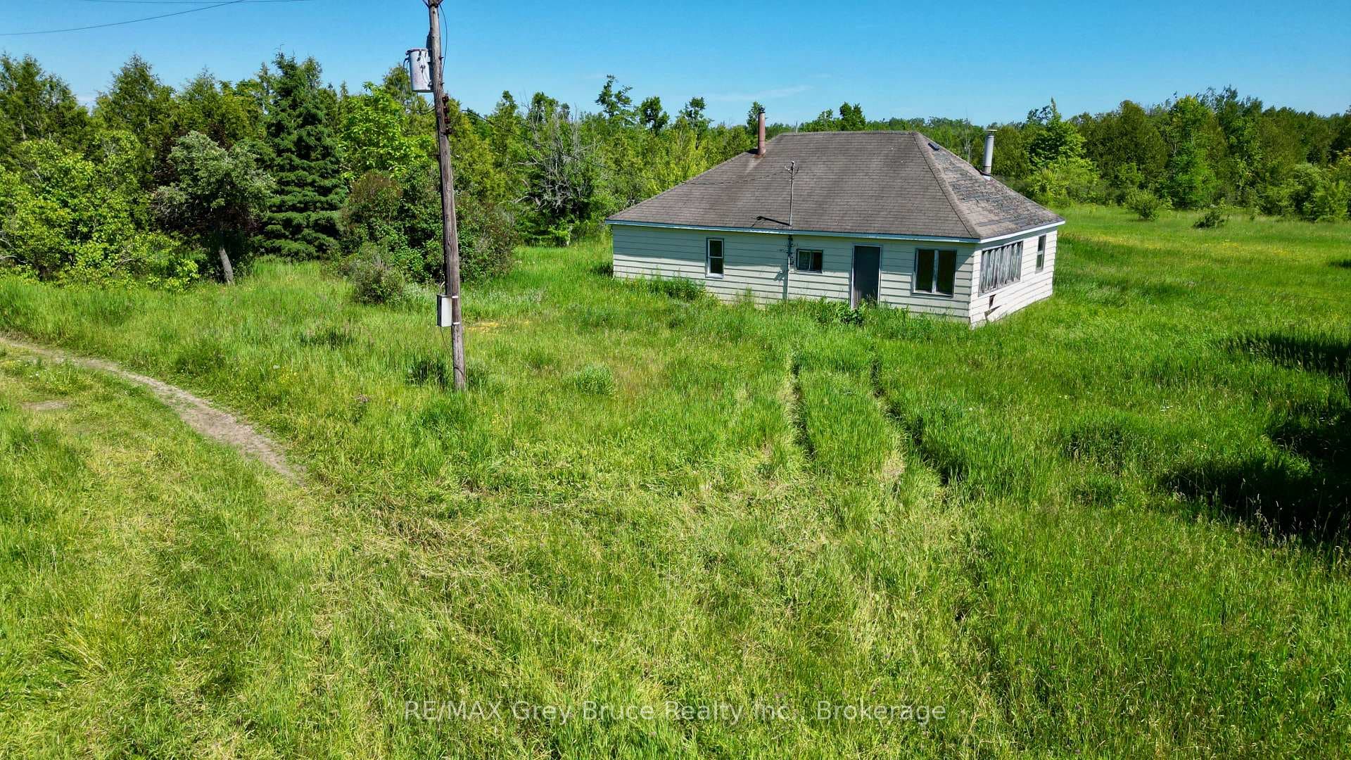 151 BARTLEY Drive photo 2
