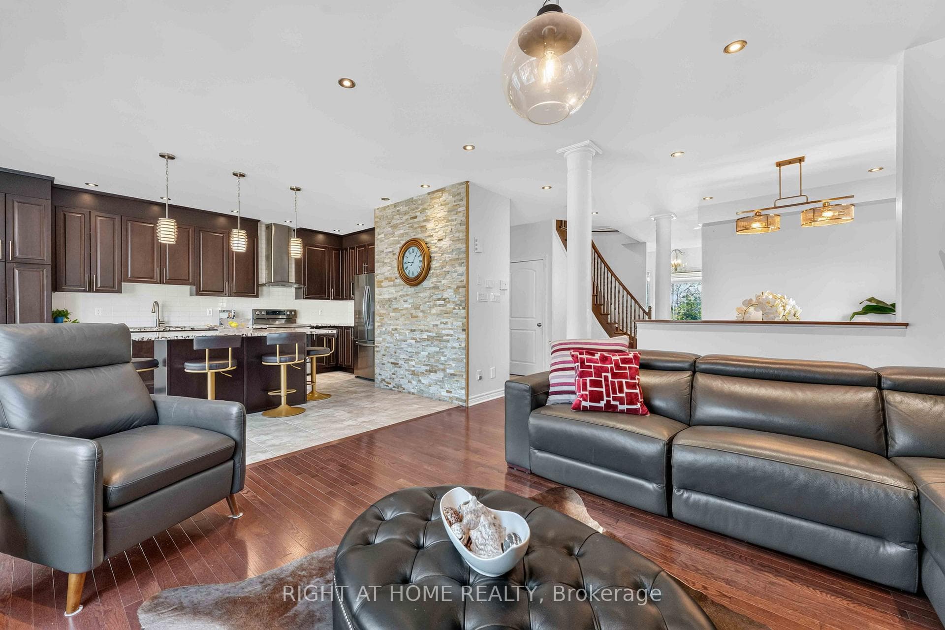 935 Rotary Way photo 14