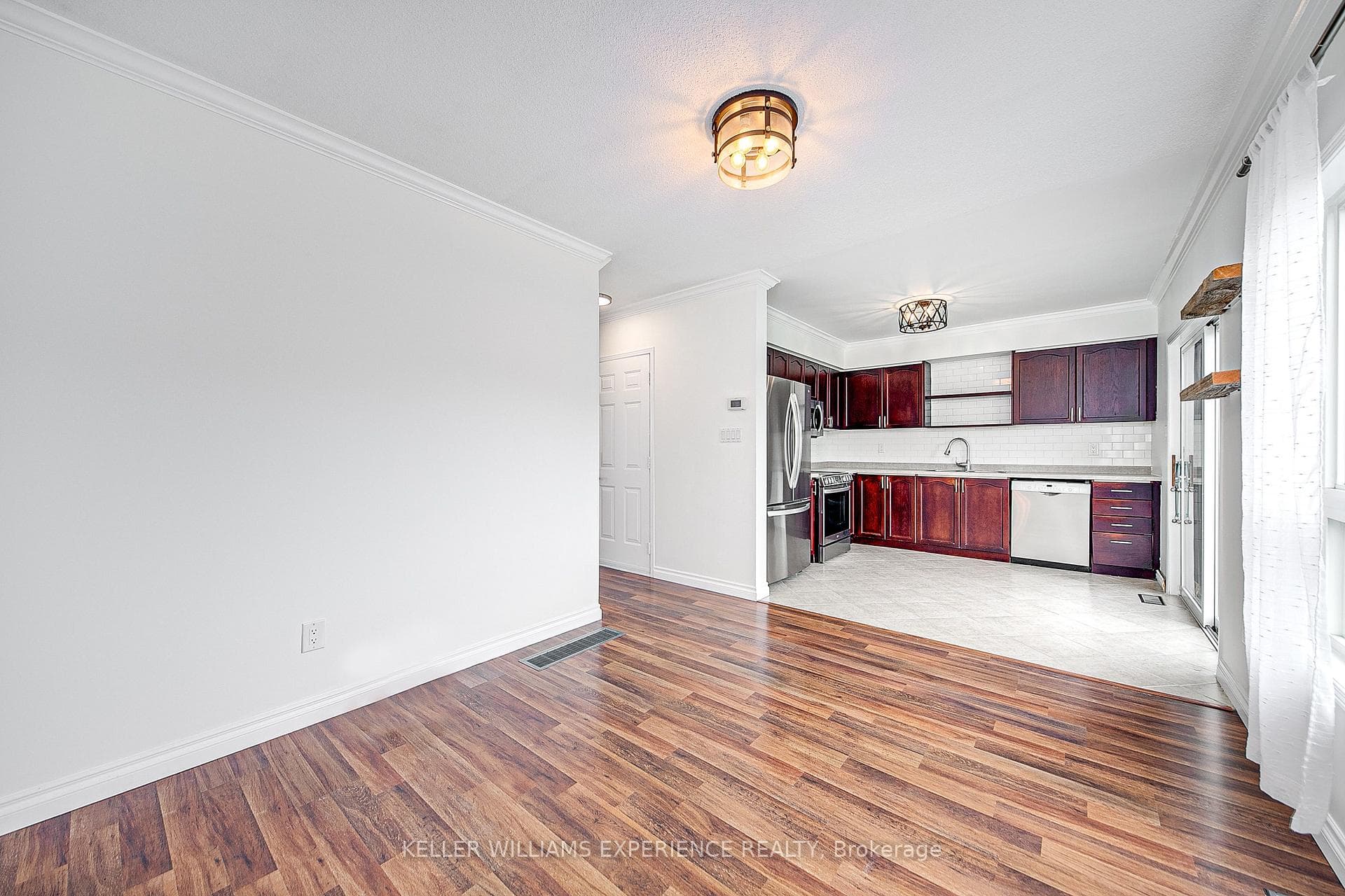 26 TRUAX Crescent photo 10