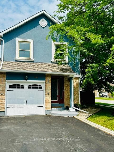 395 Maidstone Crescent photo 3