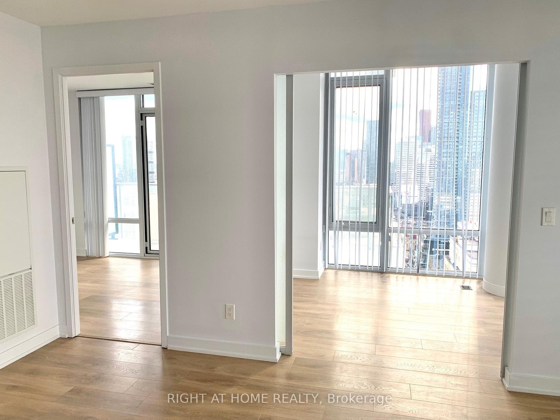501 Yonge Street Unit 2712 photo 7