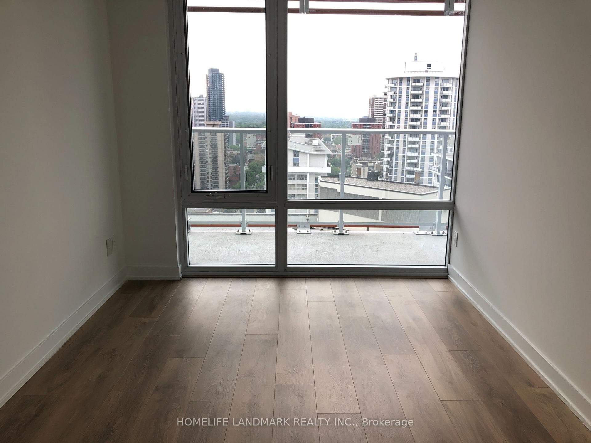 18 Maintland Terrace Unit 2001 photo 10