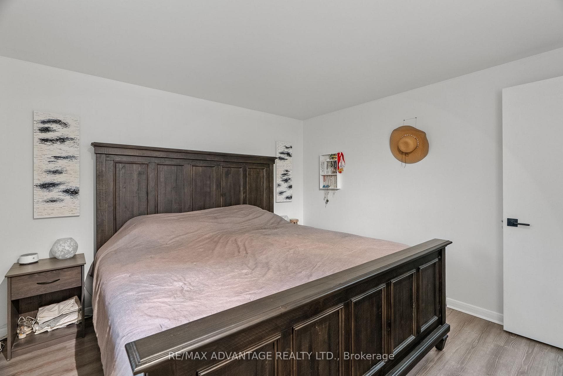 66 Wellesley Crescent photo 16