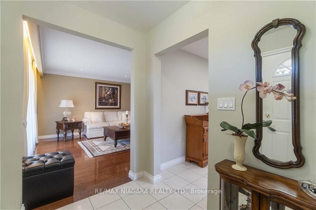 6950 Waterloo Drive photo 2