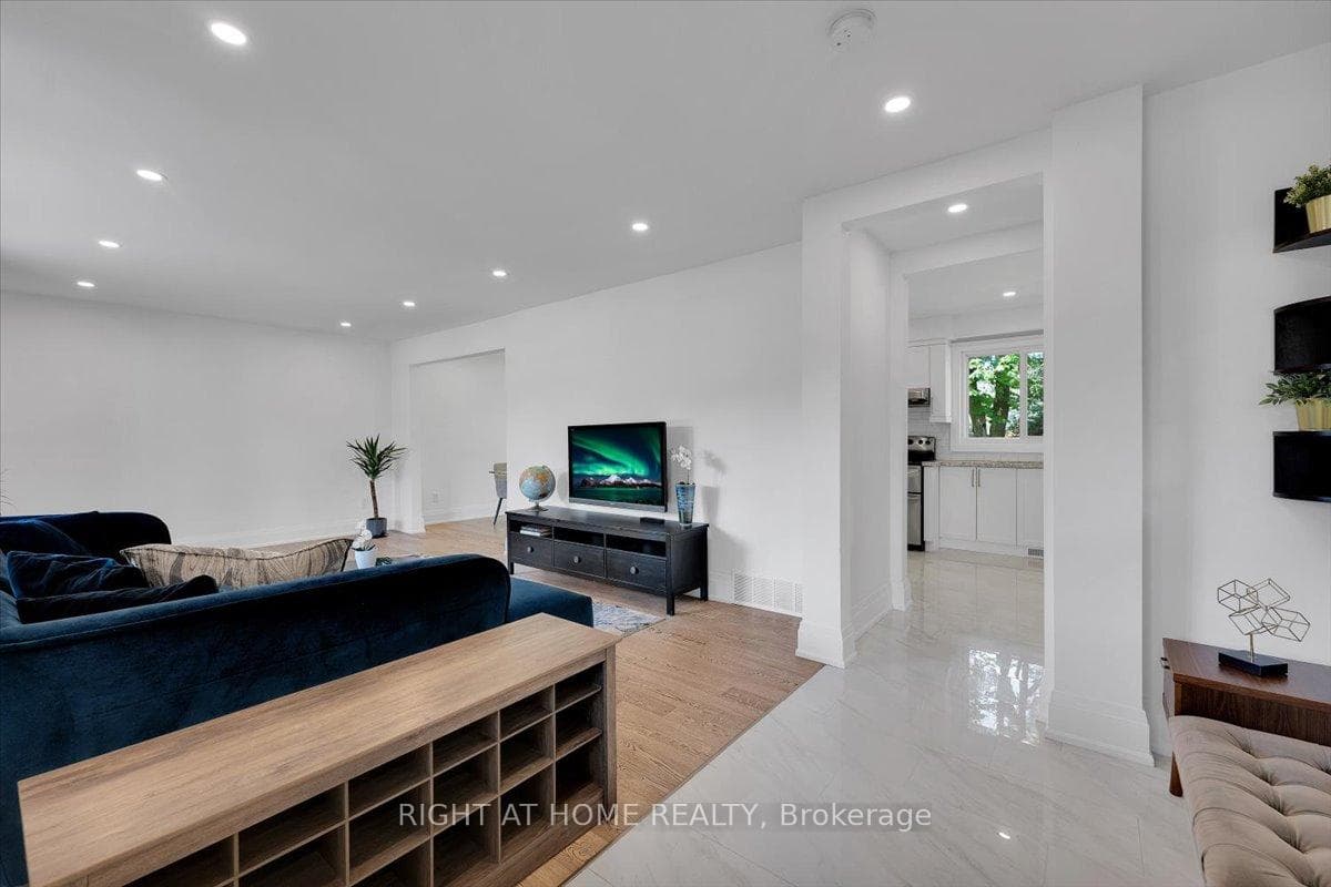 1108 Kipling Avenue photo 4