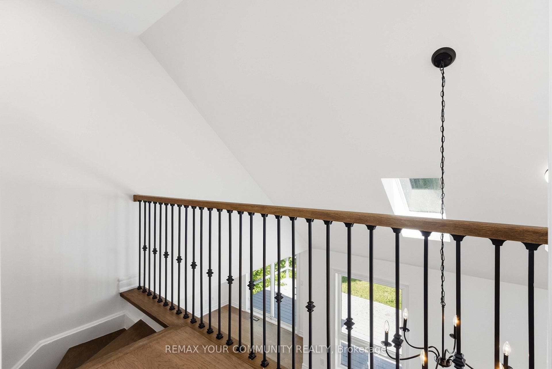 924 Helen Street photo 22